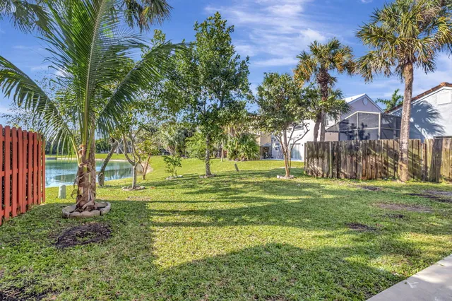 $4,000 | 11420 Coral Bay Drive, Boca Raton, FL 33498