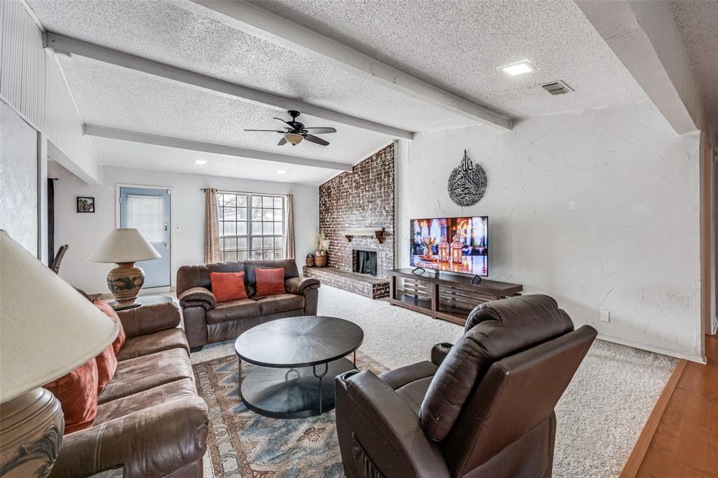 2116 Holt Road Arlington, TX 76006 - Photo 3 of 12