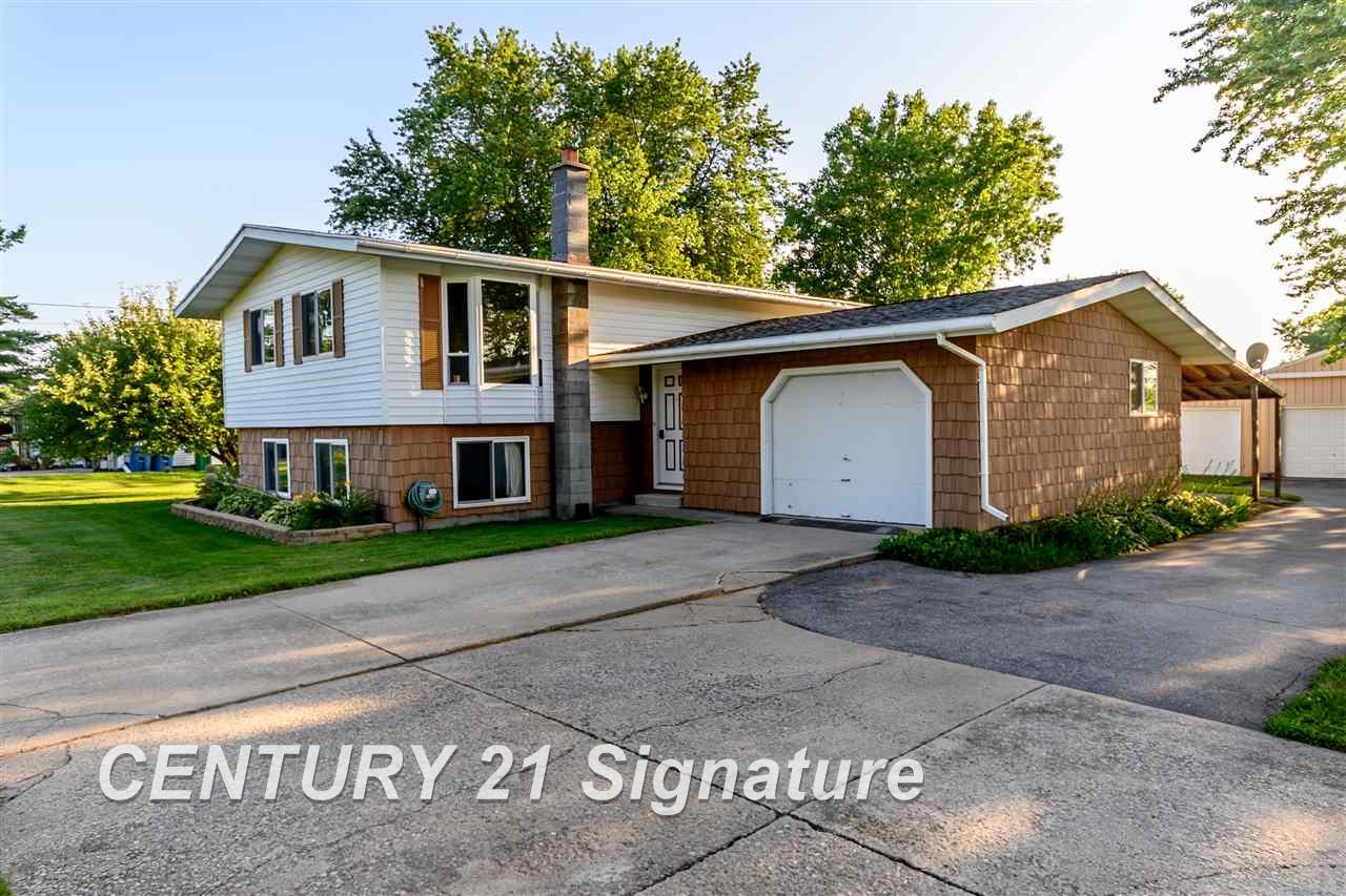 2296 South Nine Mile Road Kawkawlin, MI 48631 - Photo 3 of 18