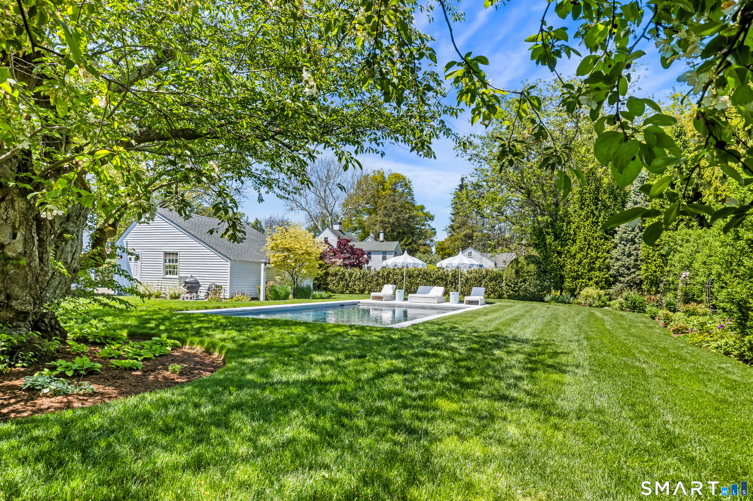 349 Beach Road Fairfield, CT 06824 - Photo 38 of 40