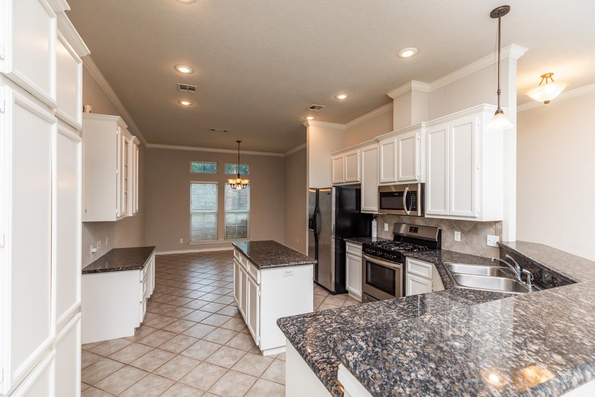 3560 Grayson Lane Beaumont, TX 77713 - Photo 11 of 30