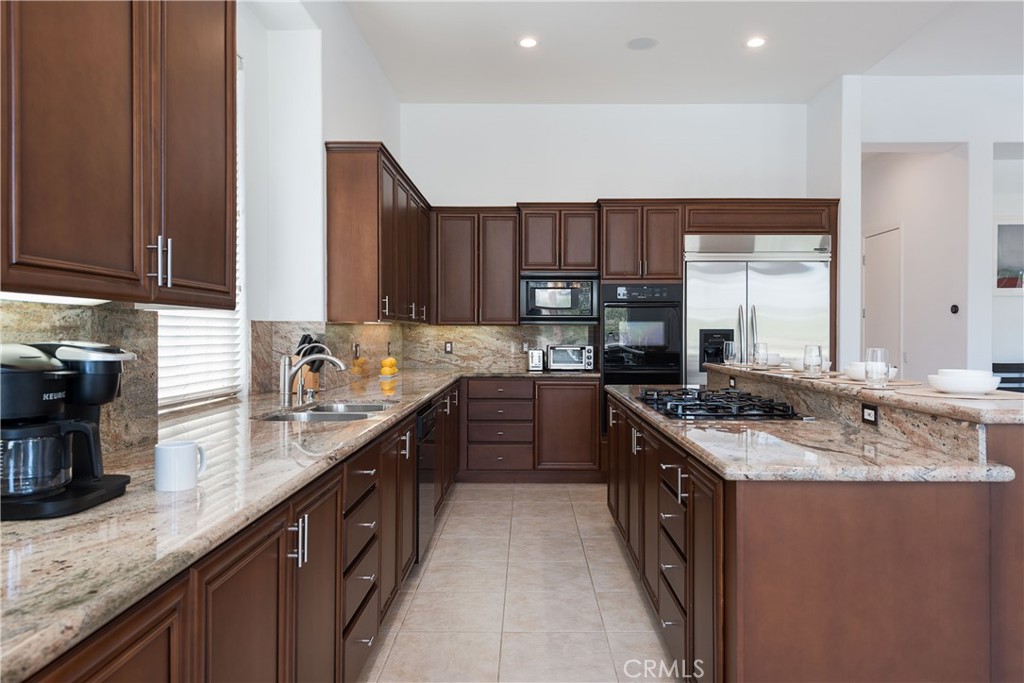 45 Vista Encantada Rancho Mirage, CA 92270 - Photo 15 of 52