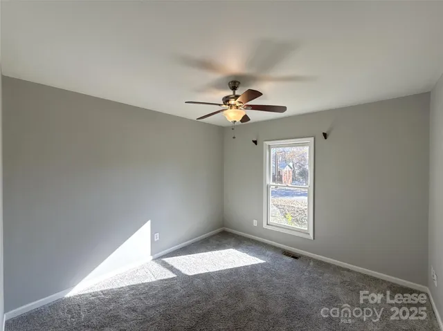 a view of empty room with window