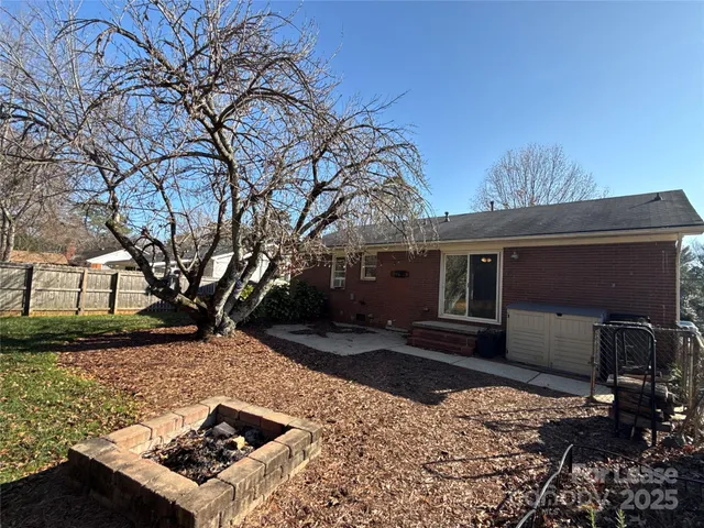 $2,370 | 1601 Starbrook Drive, Charlotte, NC 28210