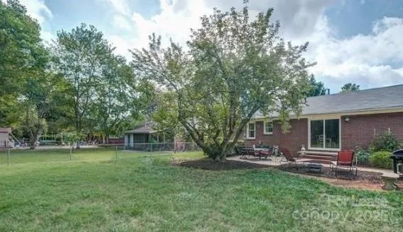 $2,370 | 1601 Starbrook Drive, Charlotte, NC 28210