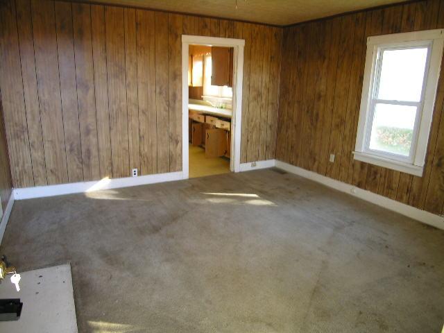 2134 South Main Street Springfield, TN 37172 - Photo 3 of 5 a view of an empty room with a window