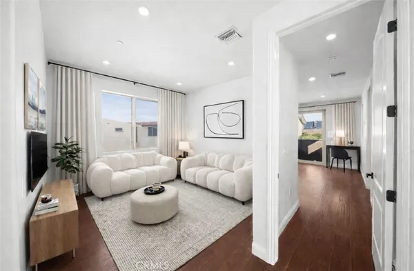 $925,000 | 7615 Ani Way, North Hollywood, CA 91605