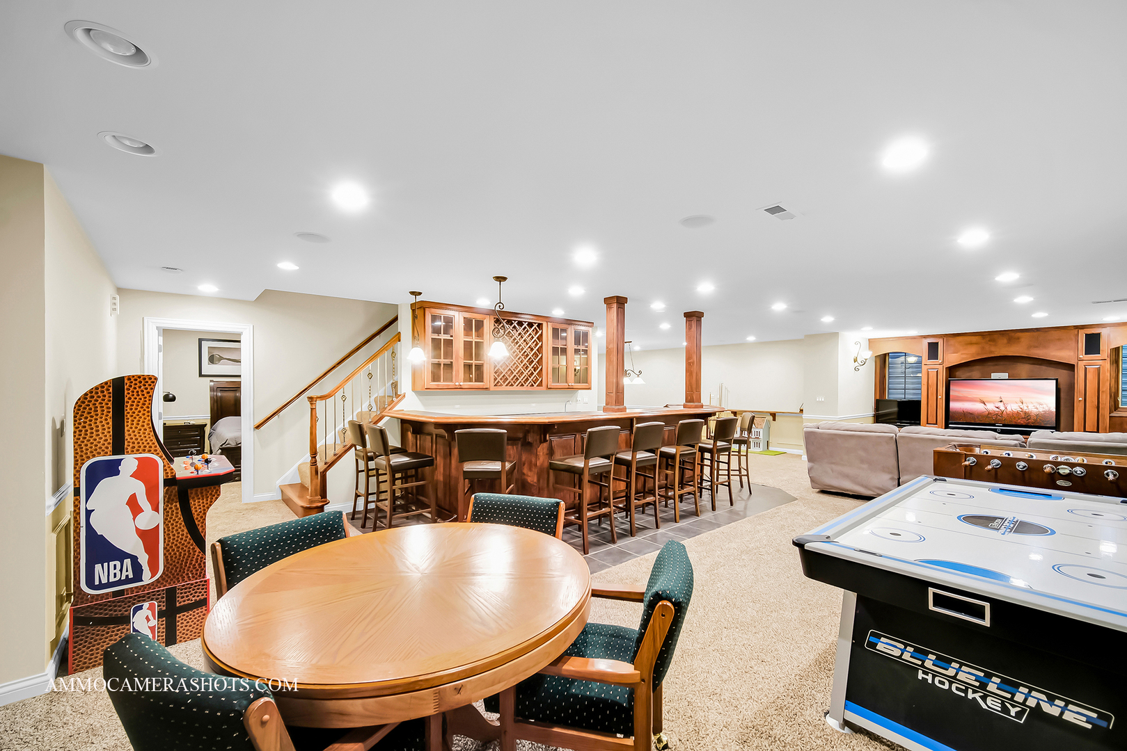 N451 Peter Road Winfield, IL 60190 - Photo 24 of 48 a view of a a dining room with furniture