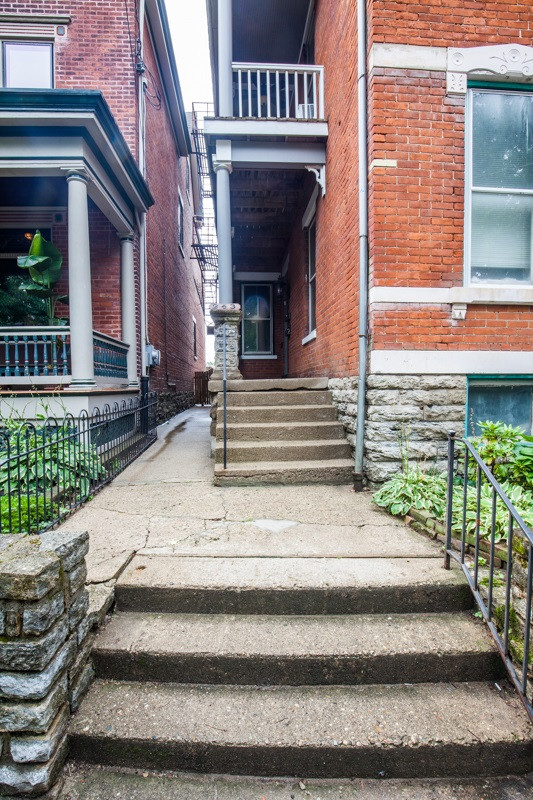 243 West 8th Street Covington, KY 41011 - Photo 3 of 38