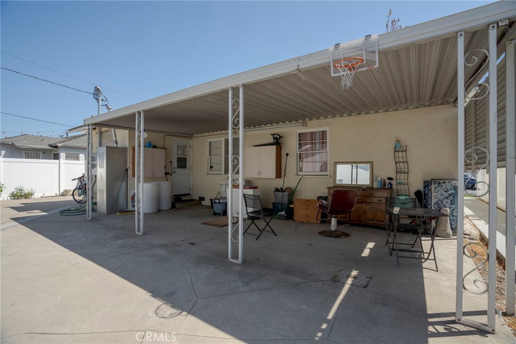 9727 Glandon Street Bellflower, CA 90706 - Photo 15 of 40 a living room with furniture