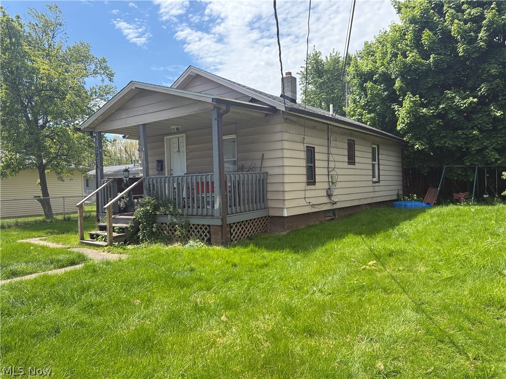 3834 Bosworth Road Cleveland, OH 44111 - Photo 4 of 26