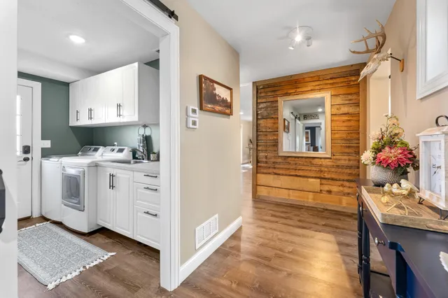 $574,000 | 28297 St Croix Road, Pine City, MN 55063