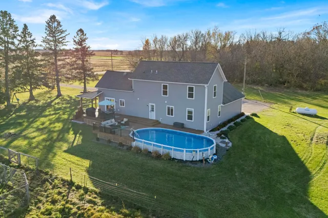 $574,000 | 28297 St Croix Road, Pine City, MN 55063