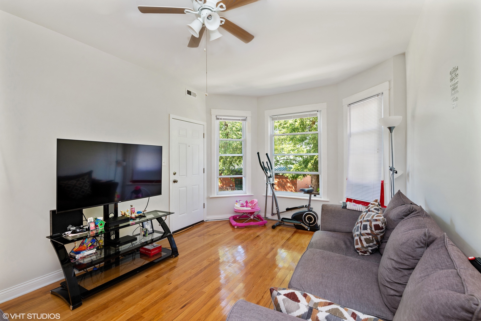 4237 West School Street, Unit 2 Chicago, IL 60641 - Photo 4 of 10