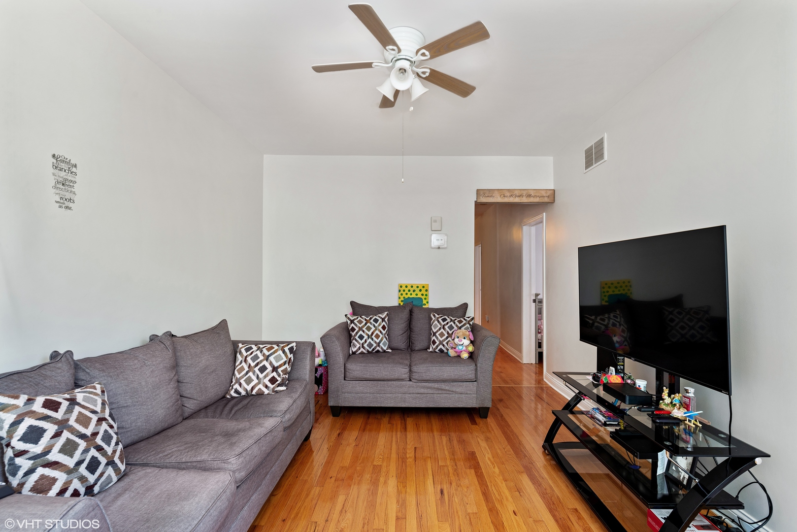 4237 West School Street, Unit 2 Chicago, IL 60641 - Photo 5 of 10