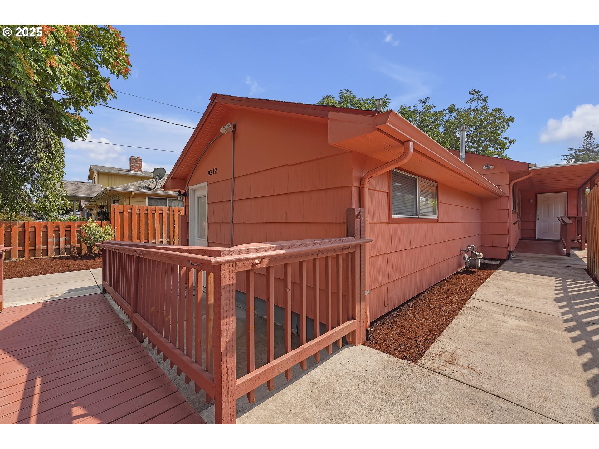 9212 Southeast Bush Street Portland, OR 97266 - Photo 5 of 25