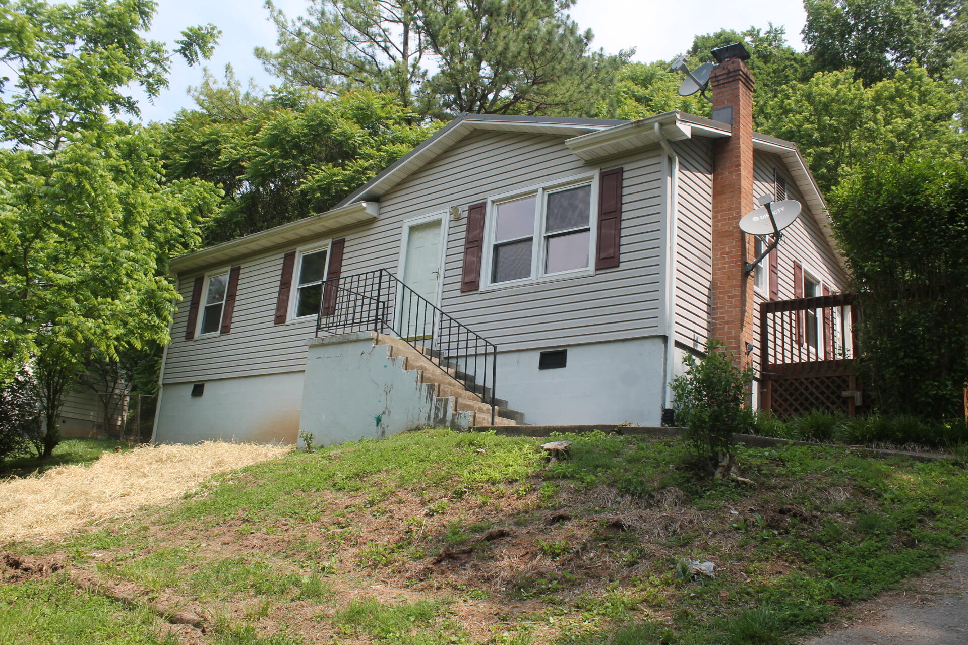 655 Arch Mill Road Buchanan, VA 24066 - Photo 1 of 16 655 Arch Mill