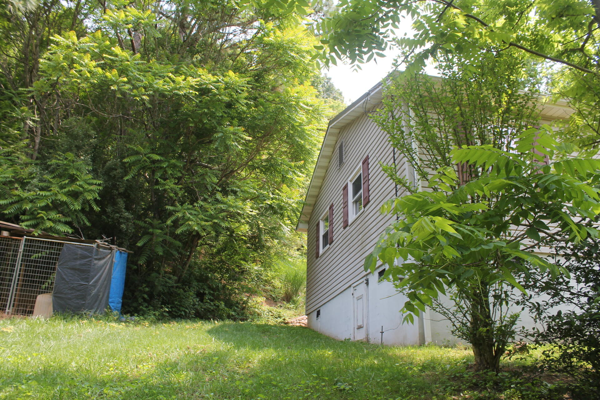 655 Arch Mill Road Buchanan, VA 24066 - Photo 5 of 16 655 Arch Mill 18
