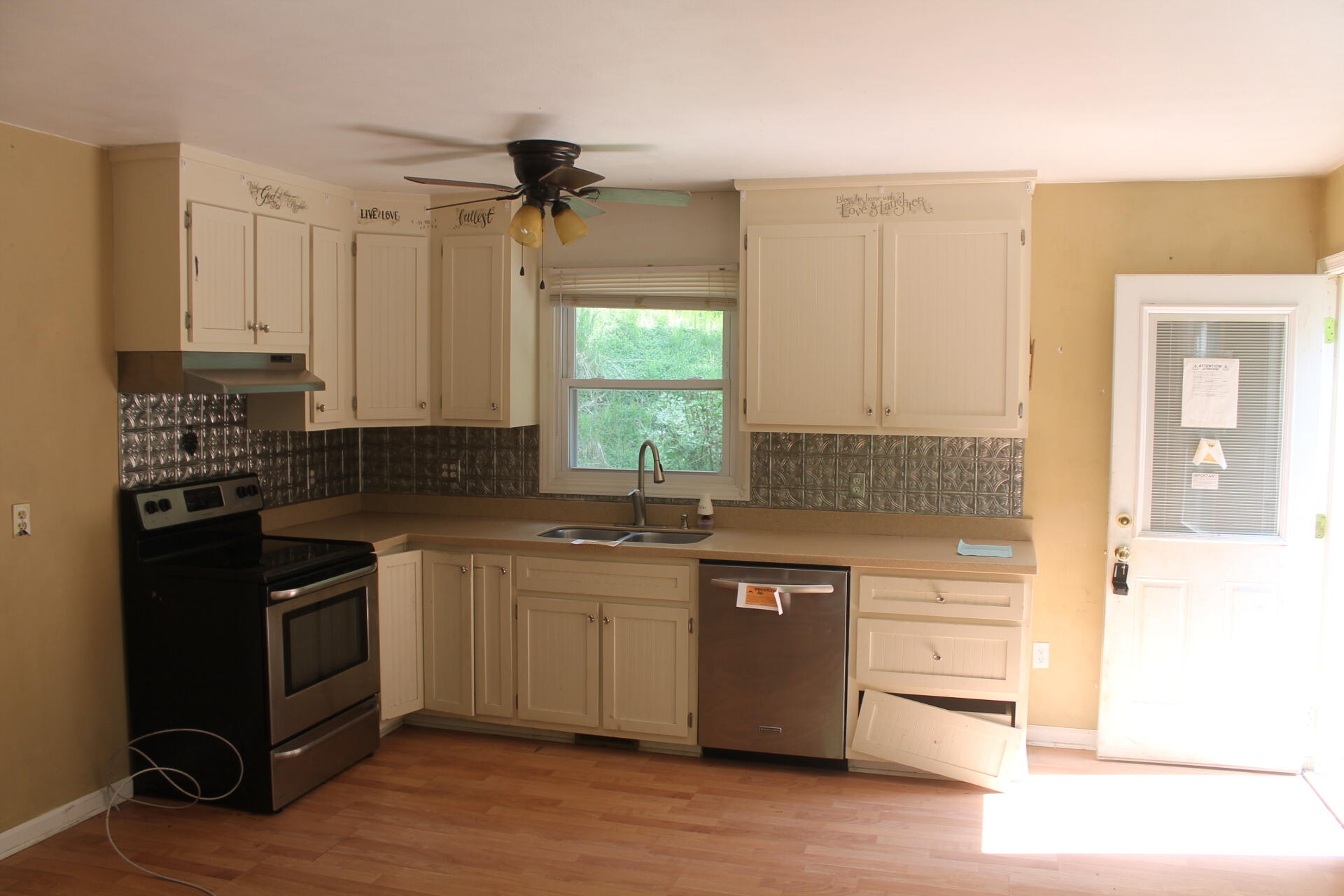 655 Arch Mill Road Buchanan, VA 24066 - Photo 6 of 16 655 Arch Mill 4