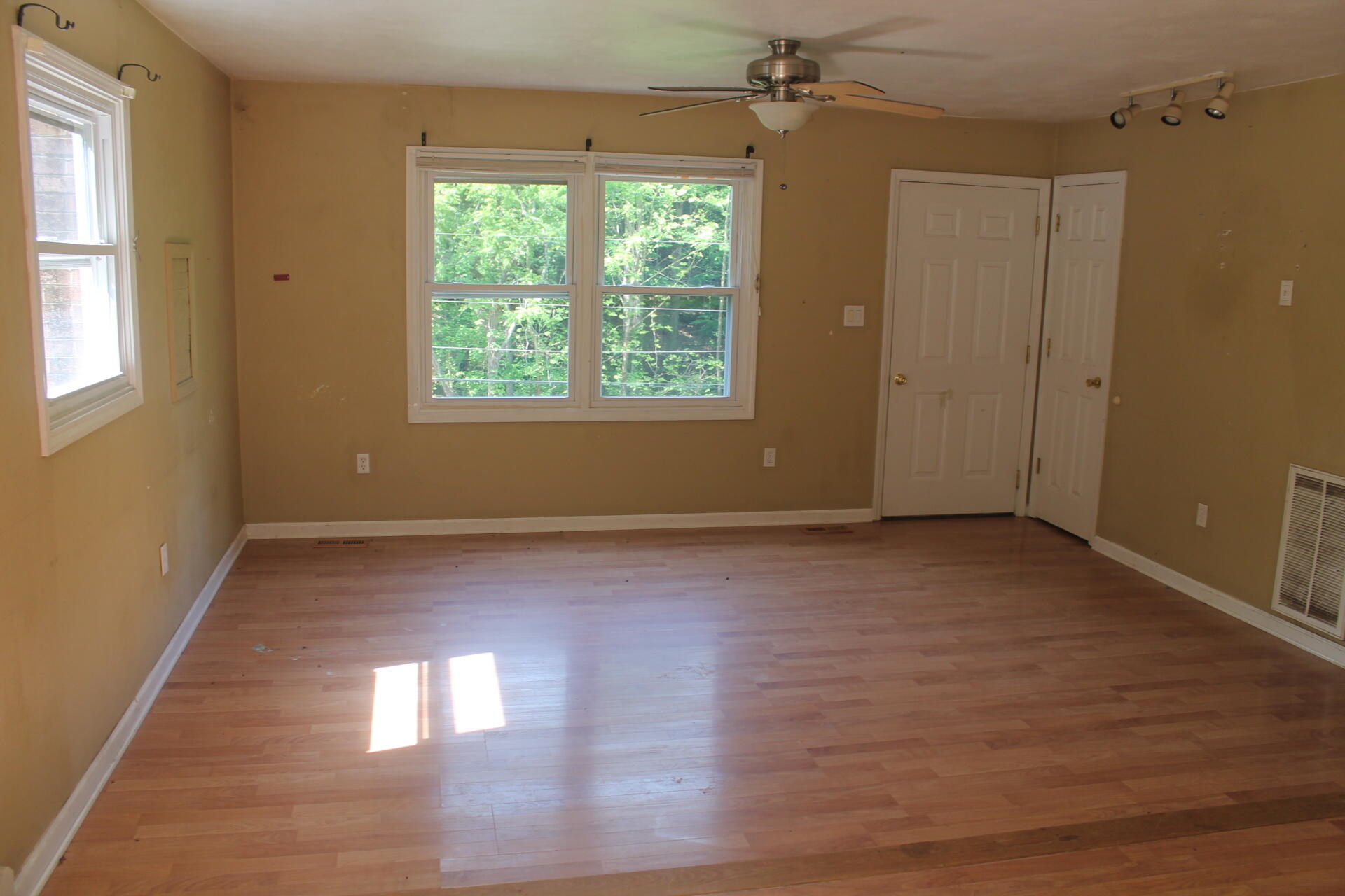 655 Arch Mill Road Buchanan, VA 24066 - Photo 10 of 16 655 Arch Mill 3