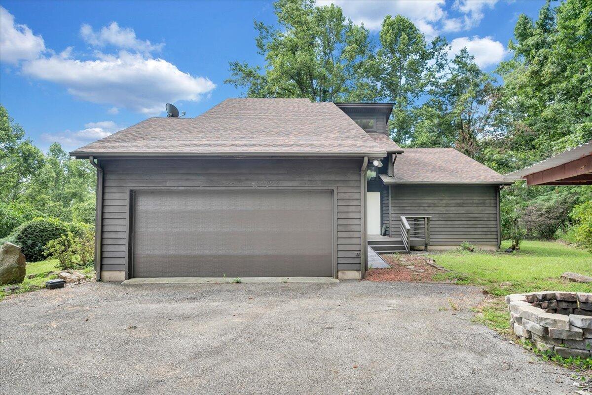793 Meadow Branch Road Boones Mill, VA 24065 - Photo 3 of 95 003-MIB04866