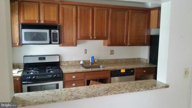 316 Westowne Road Baltimore, MD 21229 - Photo 2 of 11 Kitchen