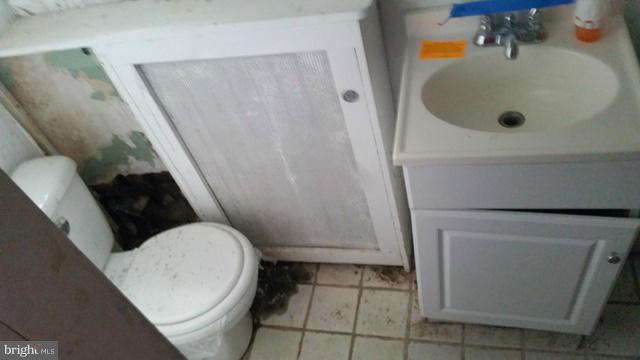 316 Westowne Road Baltimore, MD 21229 - Photo 9 of 11 Bath