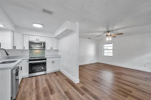 $2,200 | 304 West Idlewild Avenue, Tampa, FL 33604