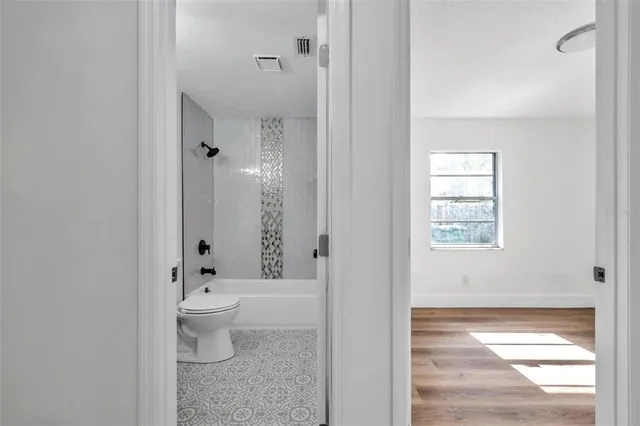 $2,200 | 304 West Idlewild Avenue, Tampa, FL 33604