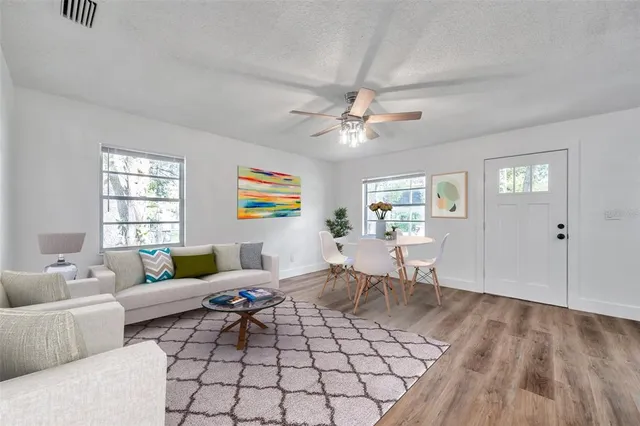 $2,200 | 304 West Idlewild Avenue, Tampa, FL 33604