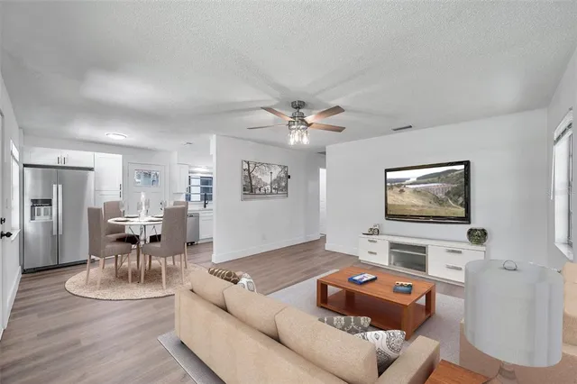 $2,200 | 304 West Idlewild Avenue, Tampa, FL 33604