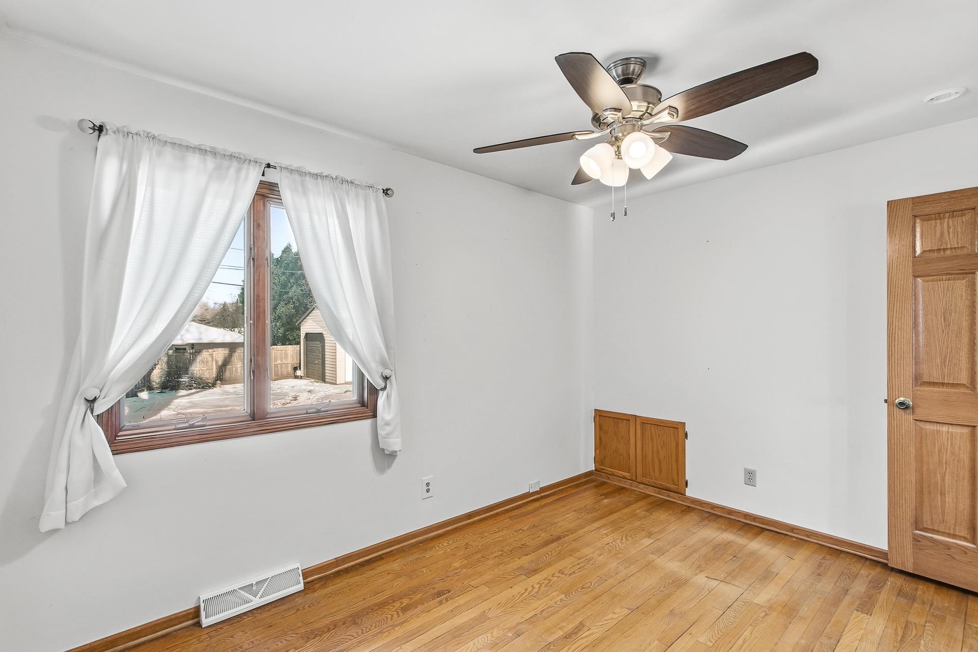 137 Belmont Road Madison, WI 53714 - Photo 13 of 34