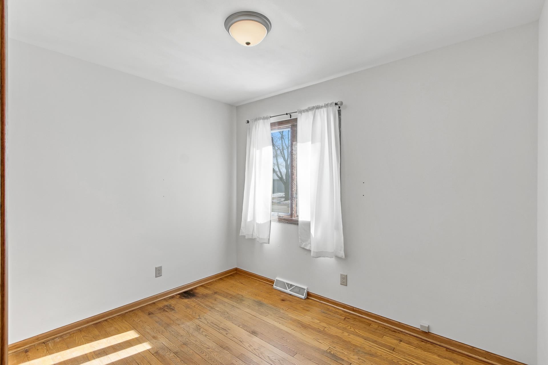 137 Belmont Road Madison, WI 53714 - Photo 16 of 34