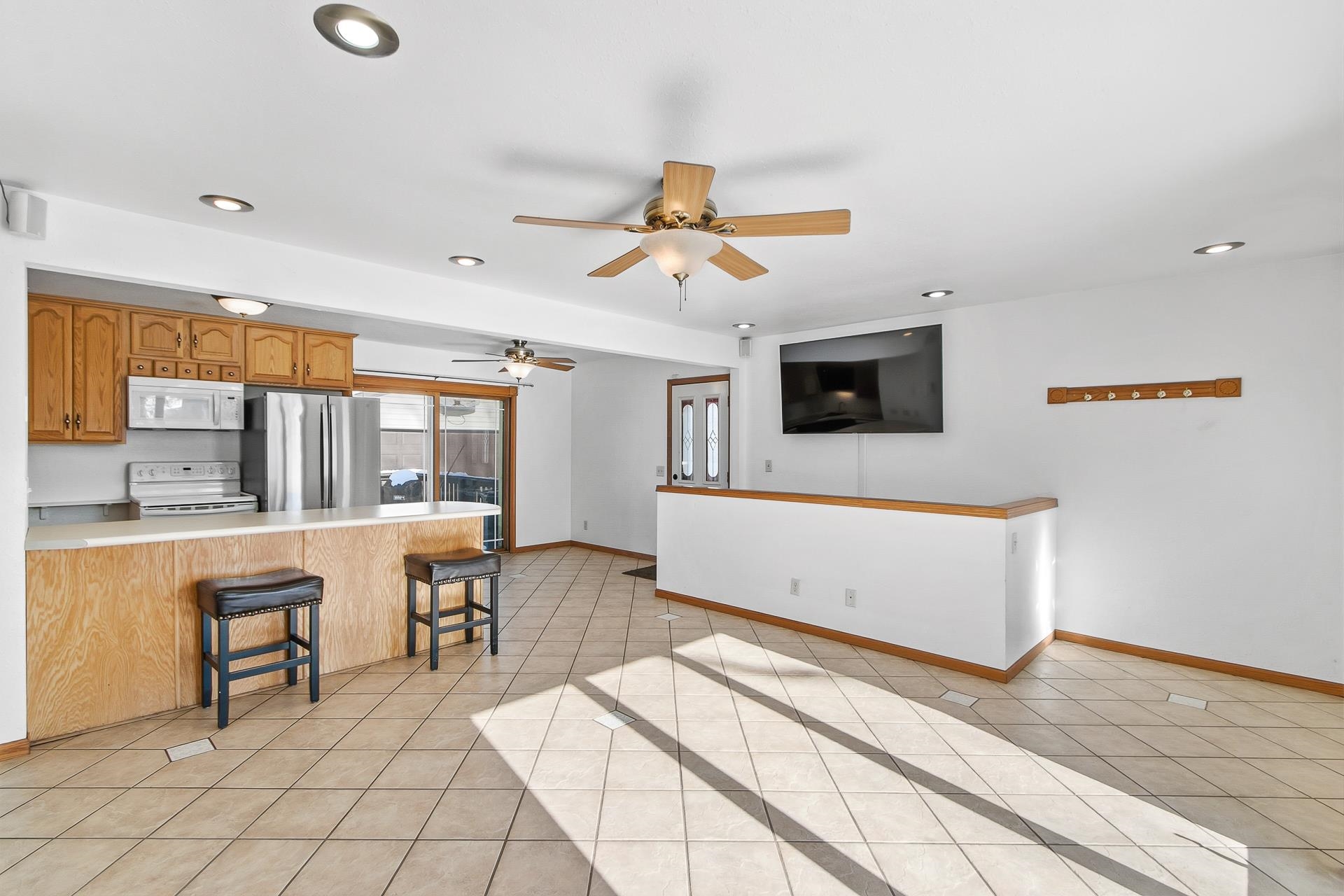 137 Belmont Road Madison, WI 53714 - Photo 2 of 34