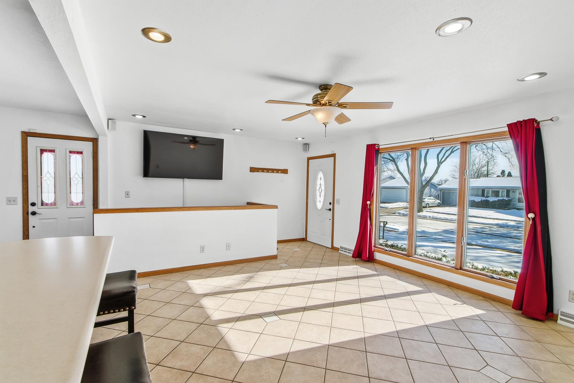 137 Belmont Road Madison, WI 53714 - Photo 9 of 34