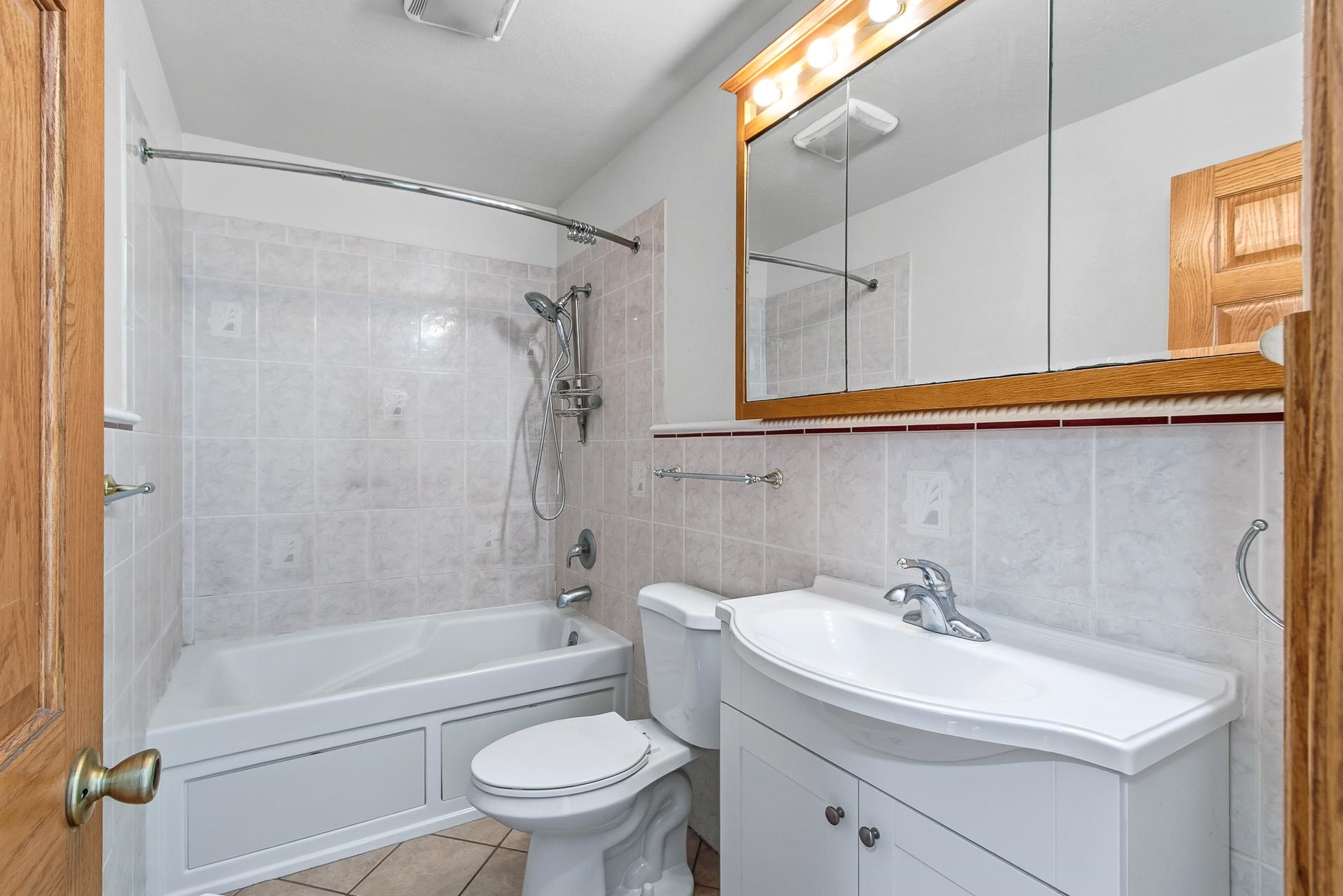 137 Belmont Road Madison, WI 53714 - Photo 10 of 34