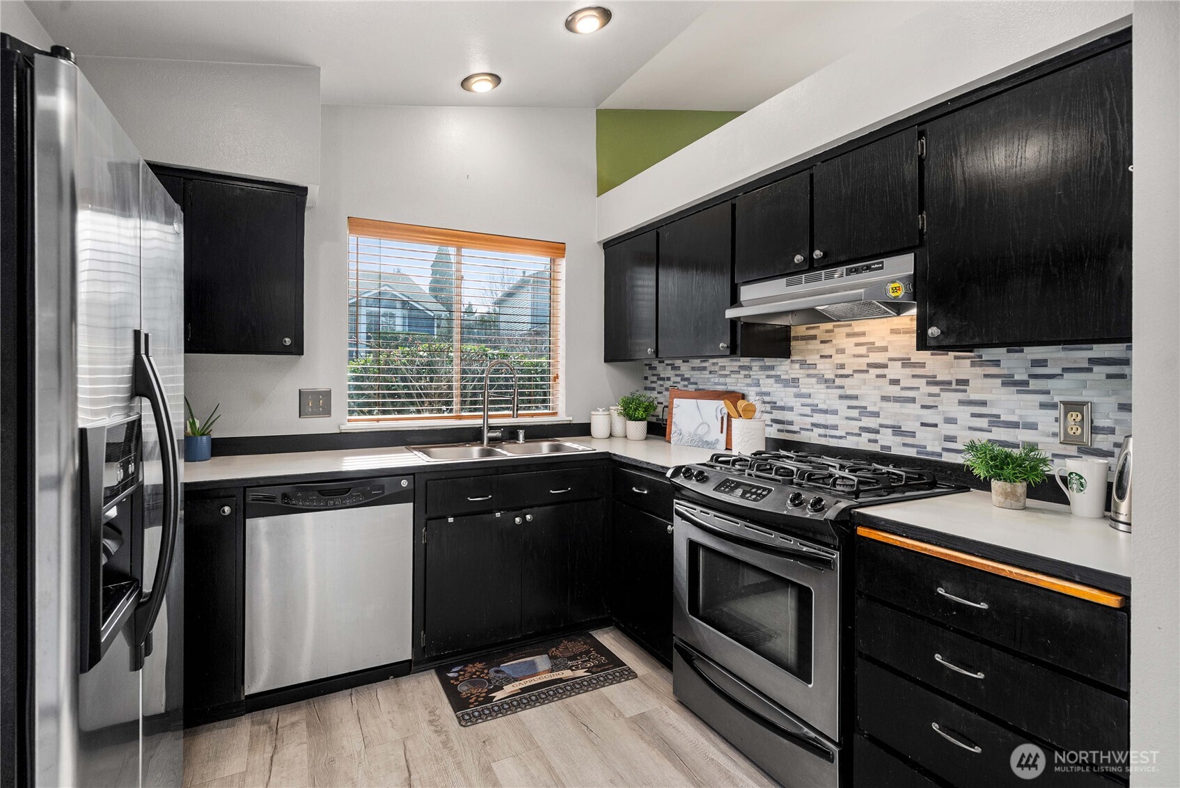 5103 South Garden Loop Road, Unit 25 Seattle, WA 98118 - Photo 7 of 22
