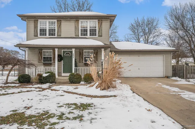 $250,000 | 501 Pleasant Acres Drive, Nappanee, IN 46550