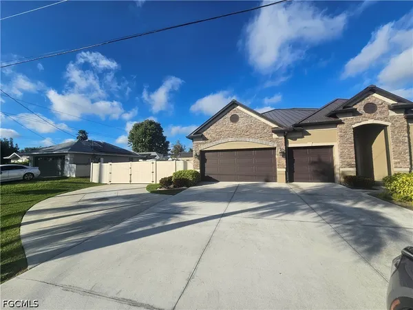 $4,000 | 1919 Southwest 26th Terrace, Cape Coral, FL 33914