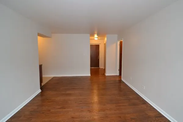 $1,325 | 1040 West Hollywood Avenue, Unit 306, Chicago, IL 60660