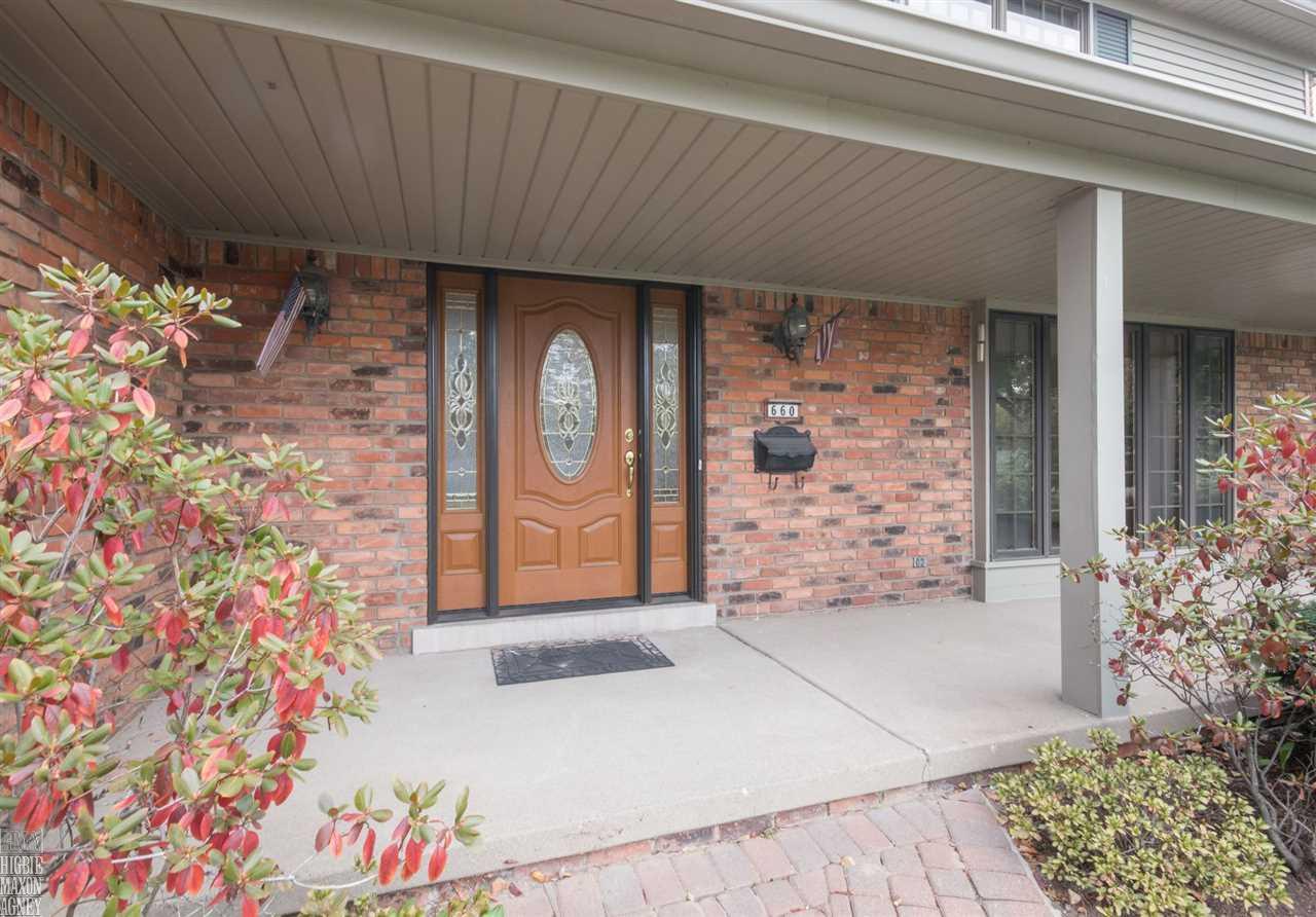 660 Cook Grosse Pointe, MI 48236 - Photo 2 of 20 31332683-1.JPG