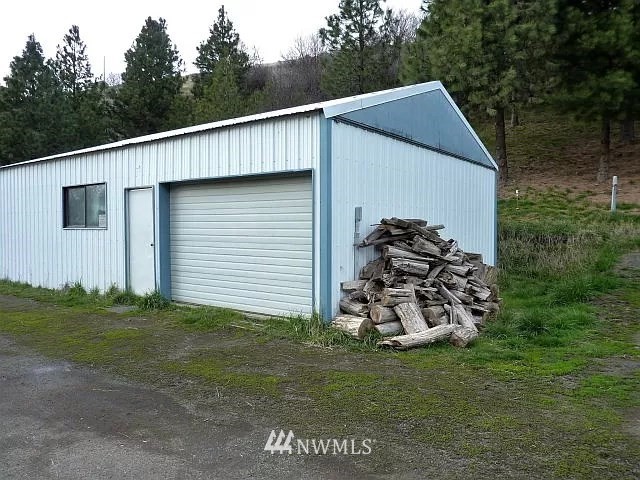 1860 Blue Creek Road Walla Walla, WA 99362 - Photo 3 of 28