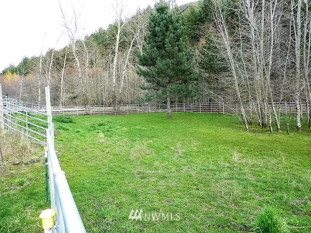 1860 Blue Creek Road Walla Walla, WA 99362 - Photo 9 of 28