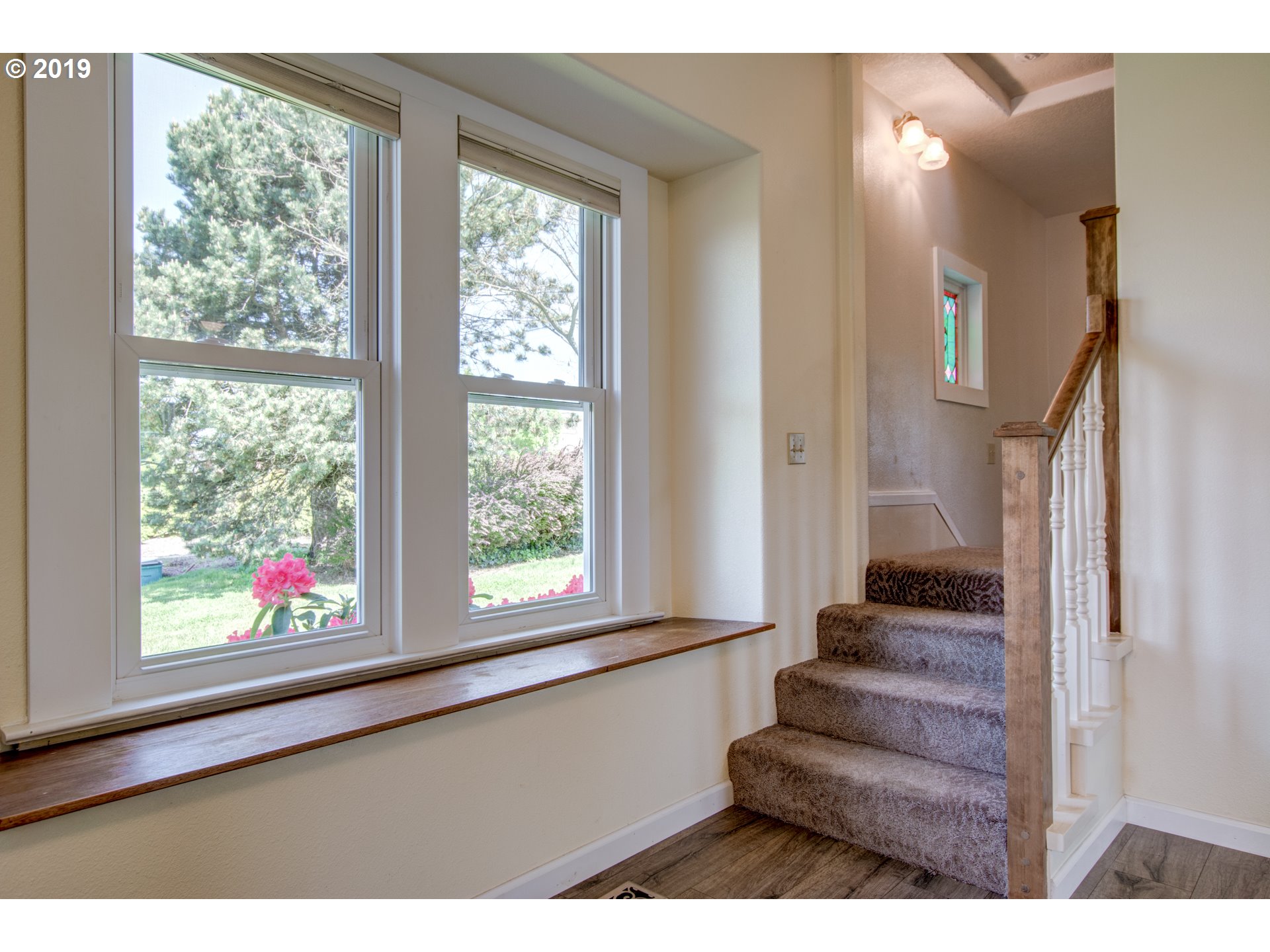 823 South Hillhurst Road Ridgefield, WA 98642 - Photo 25 of 31 a view of entryway with furniture and windows