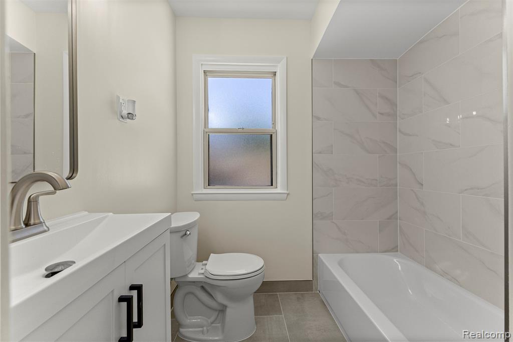 22312 Madison Street Dearborn, MI 48124 - Photo 18 of 47
