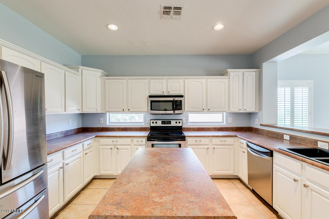 4581 East Ruffian Road Gilbert, AZ 85297 - Photo 18 of 57 KITCHEN
