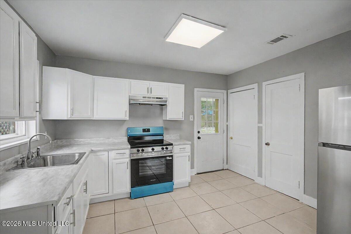 1775 Vaughn Street Biloxi, MS 39531 - Photo 4 of 15 08-DSC06354