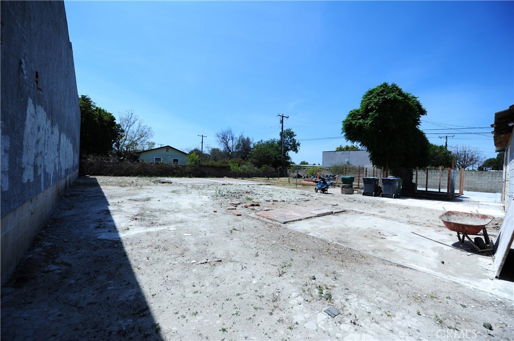 4522 West 1st Street Santa Ana, CA 92704 - Photo 4 of 18