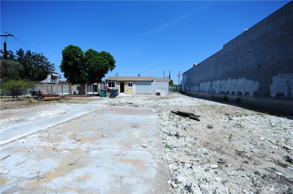 4522 West 1st Street Santa Ana, CA 92704 - Photo 10 of 18