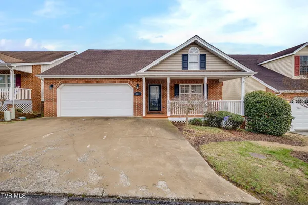 $389,900 | 613 Willowcrest Place, Kingsport, TN 37660